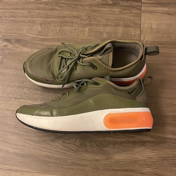 Nike Air Max - Picture 2 of 3